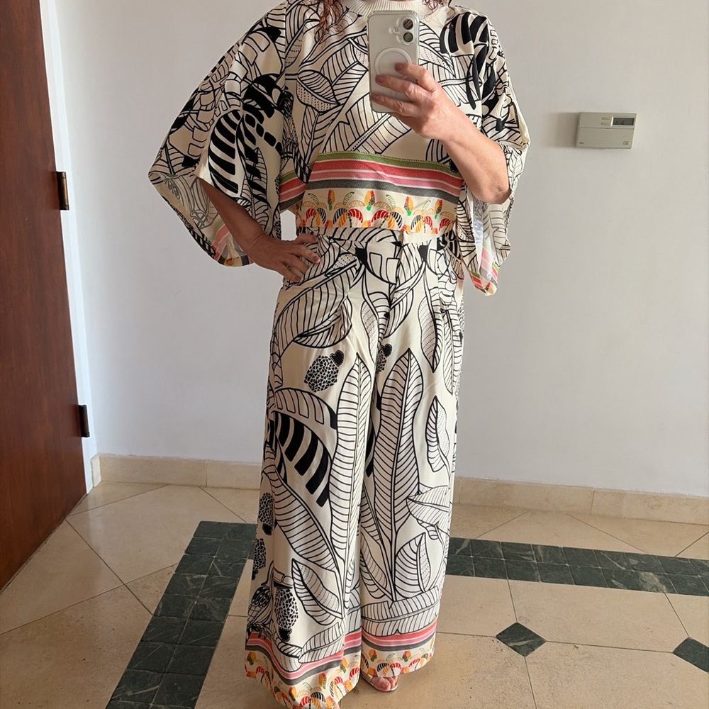 Cream & Black Botanical Two-Piece Wide-Leg Pant and Kimono Blouse